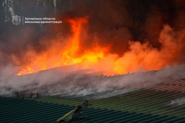 Пошкоджені будівлі, поранені люди: ворог атакував Запоріжжя КАБами та безпілотником
