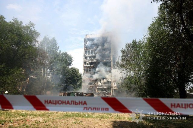 Били КАБами і атакували дронами: внаслідок ворожих ударів по Запоріжжю та Запорізькому району є загиблі й багато поранених