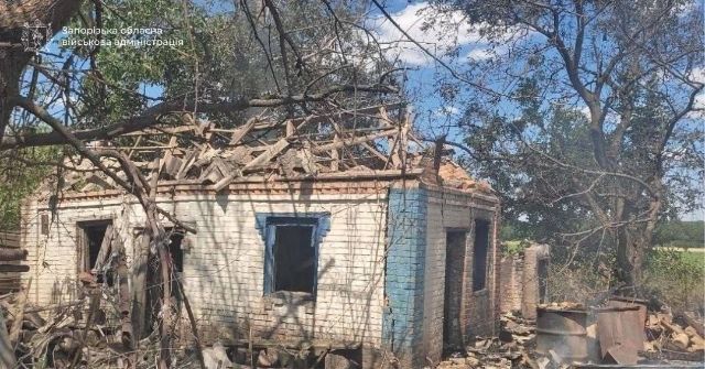 Під ворожим вогнем: одна людина загинула, ще четверо отримали поранення внаслідок російських атак по Запорізькому та Пологівському районах