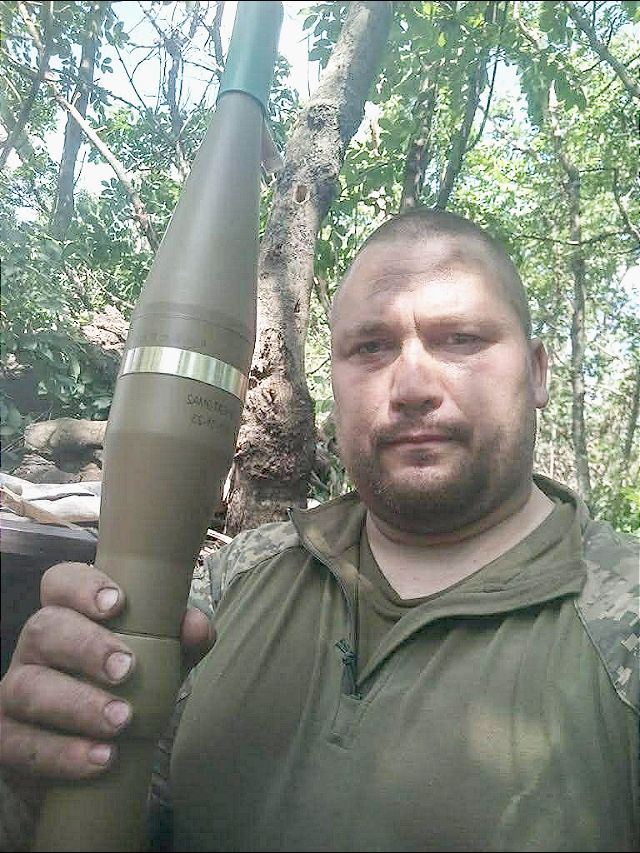 «Я розумів, що кожен вірш, написаний в окопі чи &nbsp;бліндажі, може стати останнім…» - Євген Сєрков про творчість на фронті та повернення до цивільного життя після поранення