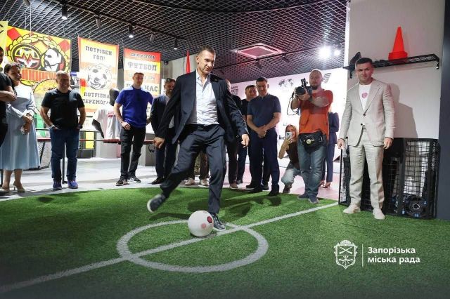 «Я справді дуже вражений»: Запоріжжя відвідав легендарний Андрій Шевченко