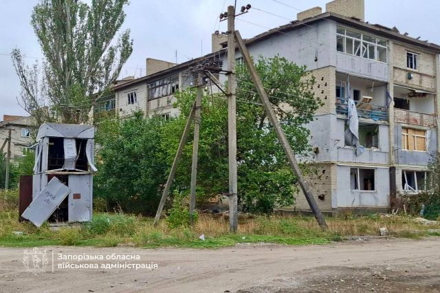 "Люди залишаються тут, бо це їхній дім":  очільник Запорізької ОДА відвідав прифронтову Комишуваху