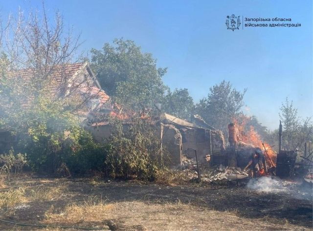 Вбили двох людей: у Новомиколаївці внаслідок влучань російських FPV-дронів загинули місцеві мешканці