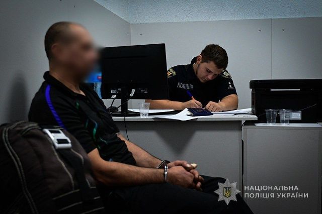 Розшукали за слідами крові: у Запоріжжі поліцейські затримали військовослужбовця