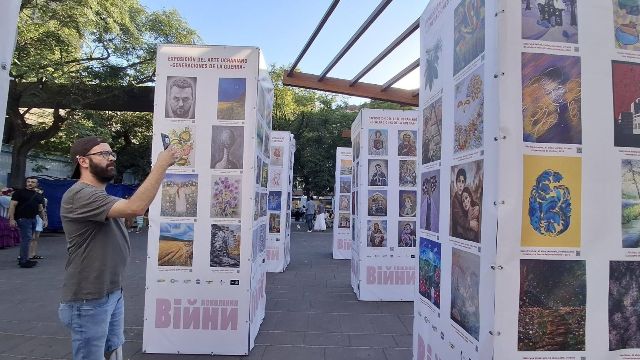 Згублене дитинство: картина 16-річної запорізької художниці була представлена на масштабній виставці у Барселоні