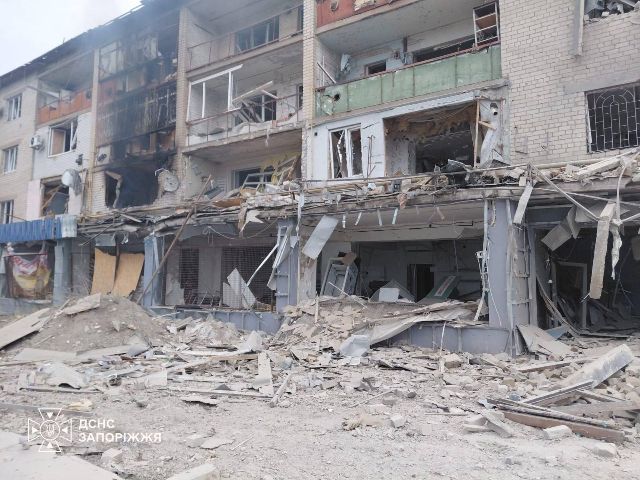 Близько 15 КАБів за ніч: наслідки російських ударів по Комишувасі