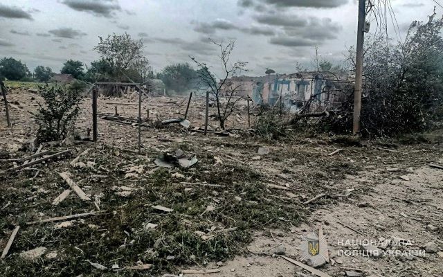 Мирні жителі не постраждали: росіяни продовжують нищити міста і села Запорізької області