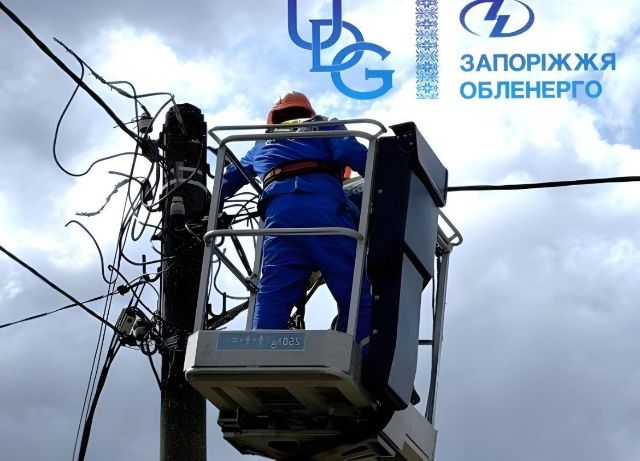 Світло зникало через обстріли: двічі за вихідні відновлено електропостачання громади Запорізького району