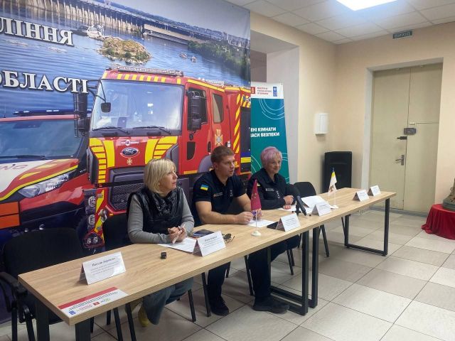 Виїжджають на розбір завалів і під час обстрілів: запорізькі рятувальники продовжують працювати у надважких умовах