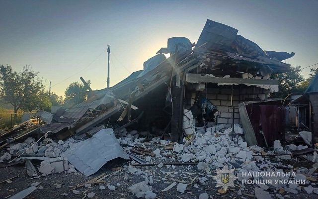 Дрони атакували  будинки і склад: троє людей поранені внаслідок ворожих атак на Запорізький район