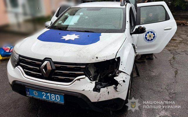 Влучив у поліцейський автомобіль: ворожий дрон здійснив атаку під час евакуації з Таврійської громади